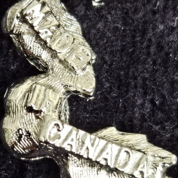 VTG Sarah Coventry Brooch Silver Tone Wreath of Roses "SARAH COV" Open Circle - Picture 7 of 9